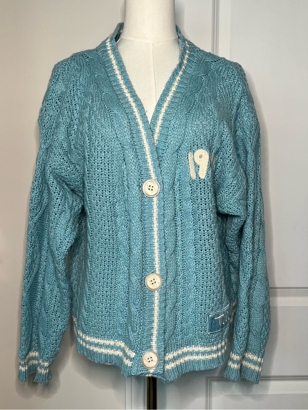 Taylor Swift 1989 Limited Edition Blue Doves Cable Knit Cardigan XS/SM *FAIR